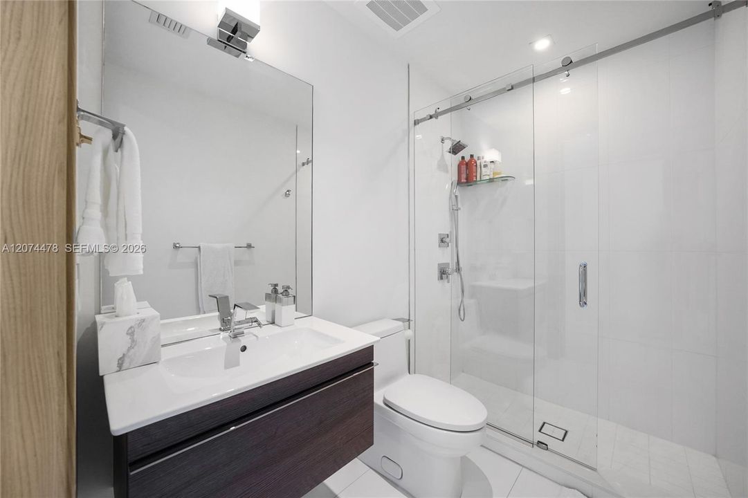 For Sale: $3,850,000 (3 beds, 3 baths, 2560 Square Feet)