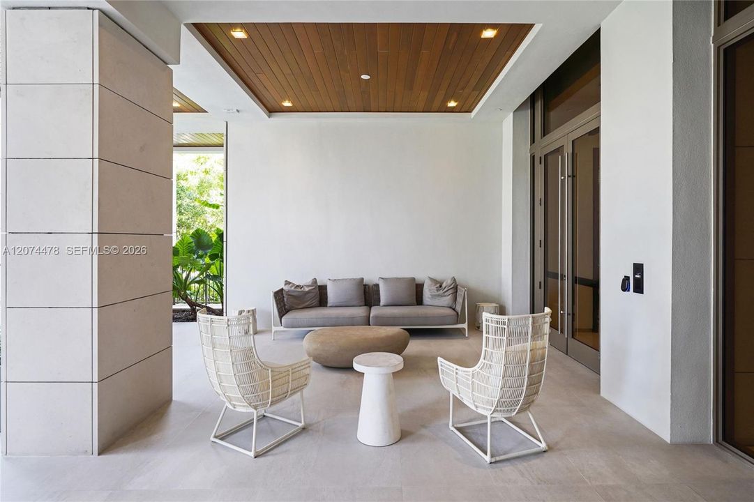 For Sale: $3,850,000 (3 beds, 3 baths, 2560 Square Feet)