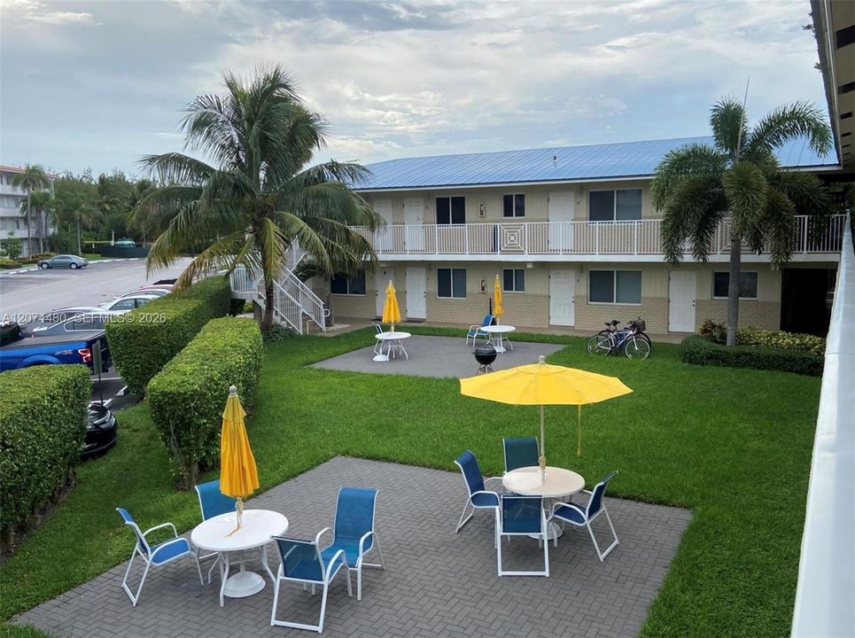 For Rent: $1,895 (1 beds, 1 baths, 925 Square Feet)