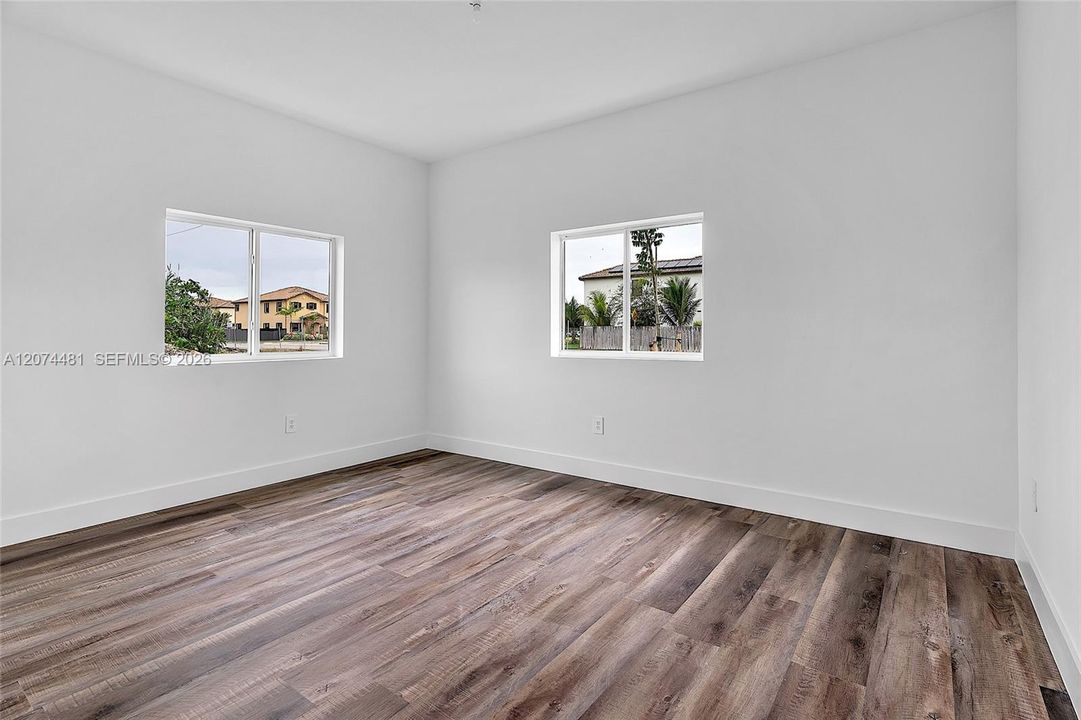 For Rent: $3,950 (4 beds, 2 baths, 1567 Square Feet)