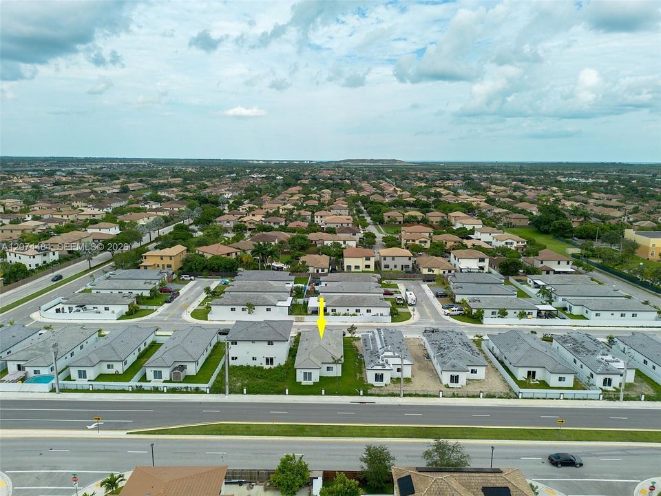 For Rent: $3,950 (4 beds, 2 baths, 1567 Square Feet)