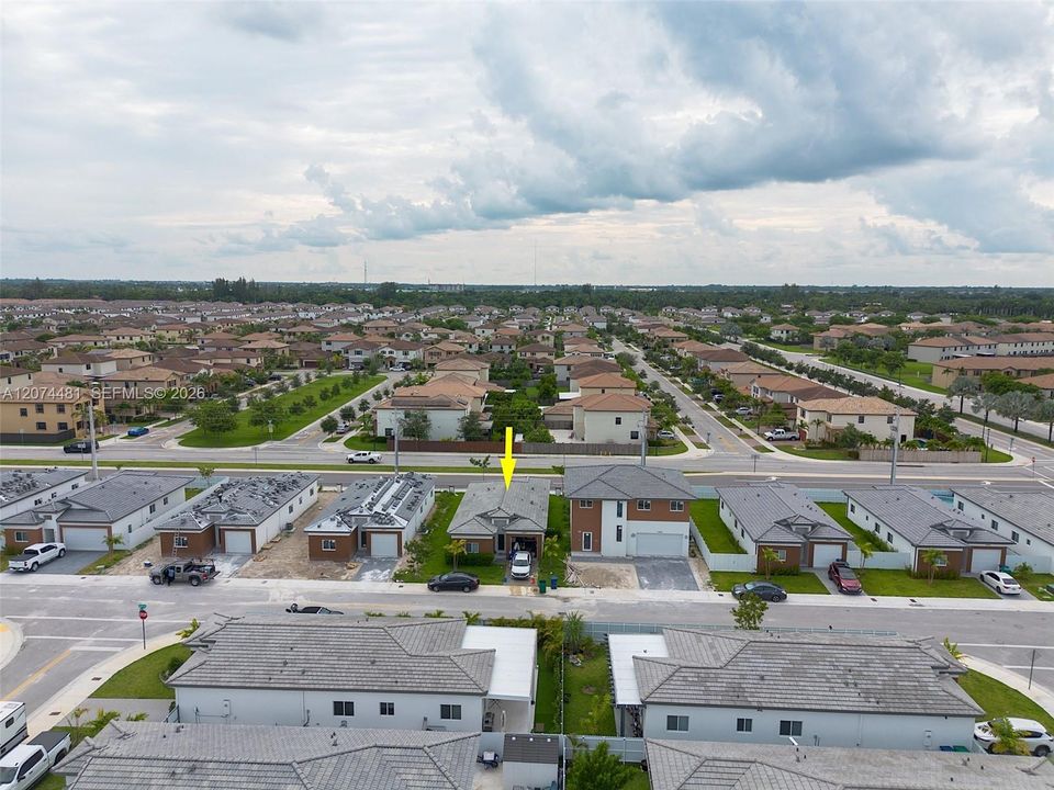 For Rent: $3,950 (4 beds, 2 baths, 1567 Square Feet)