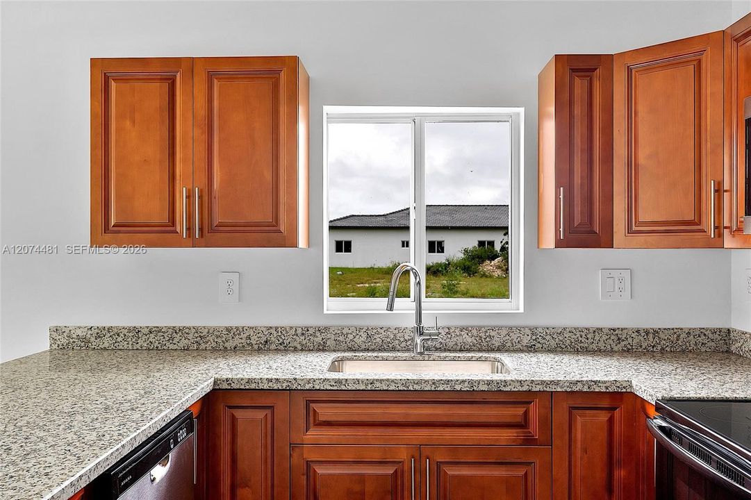 For Rent: $3,950 (4 beds, 2 baths, 1567 Square Feet)
