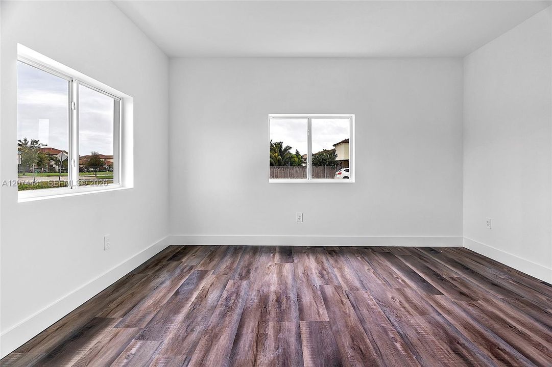 For Rent: $3,950 (4 beds, 2 baths, 1567 Square Feet)