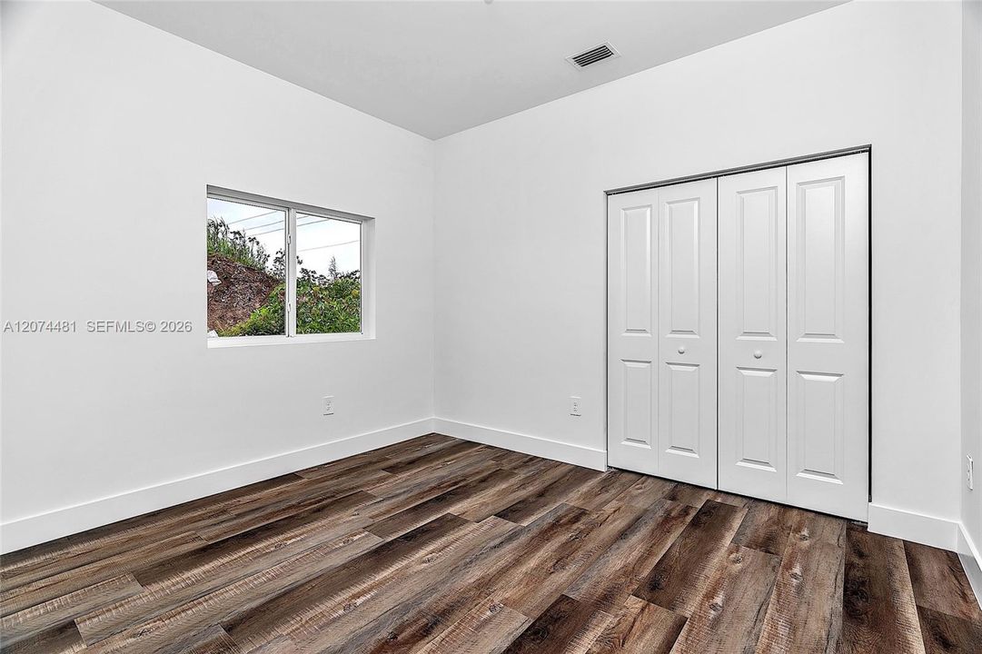 For Rent: $3,950 (4 beds, 2 baths, 1567 Square Feet)