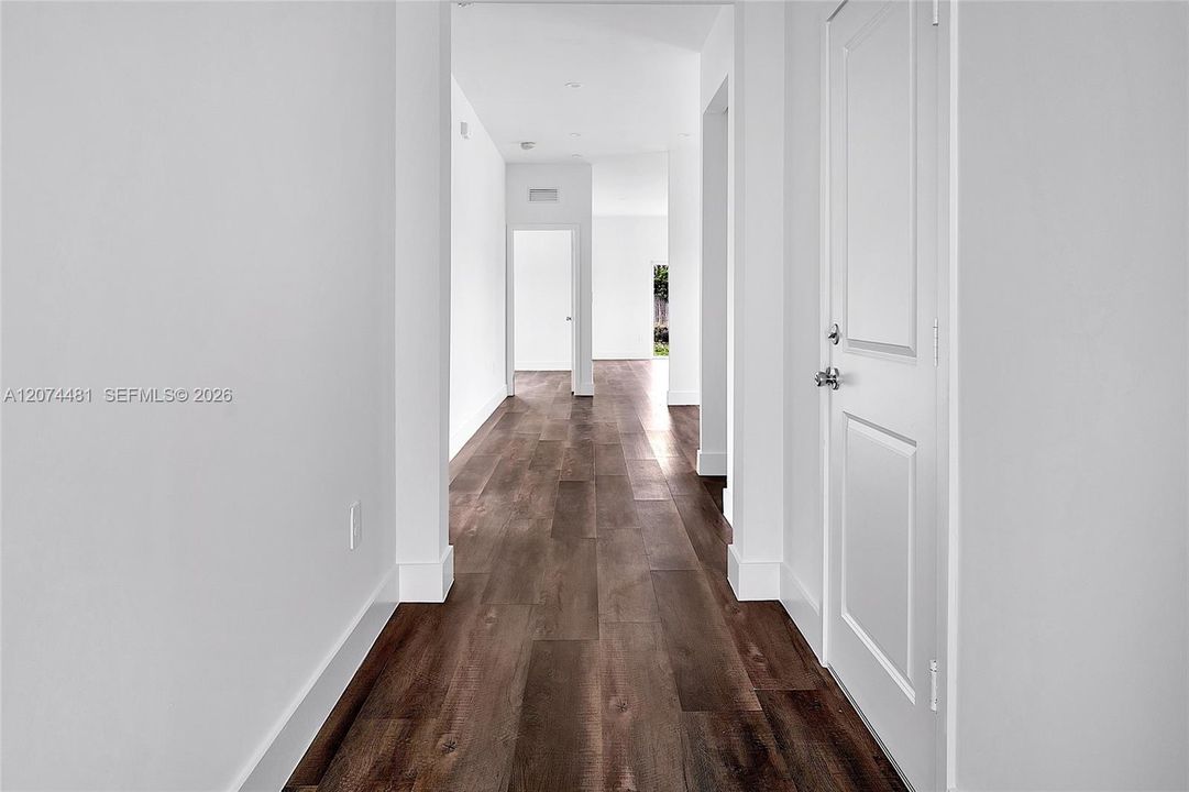 For Rent: $3,950 (4 beds, 2 baths, 1567 Square Feet)