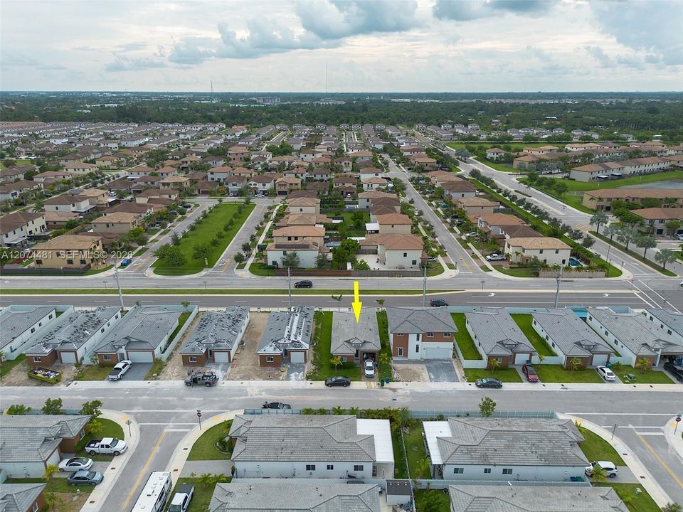 For Rent: $3,950 (4 beds, 2 baths, 1567 Square Feet)