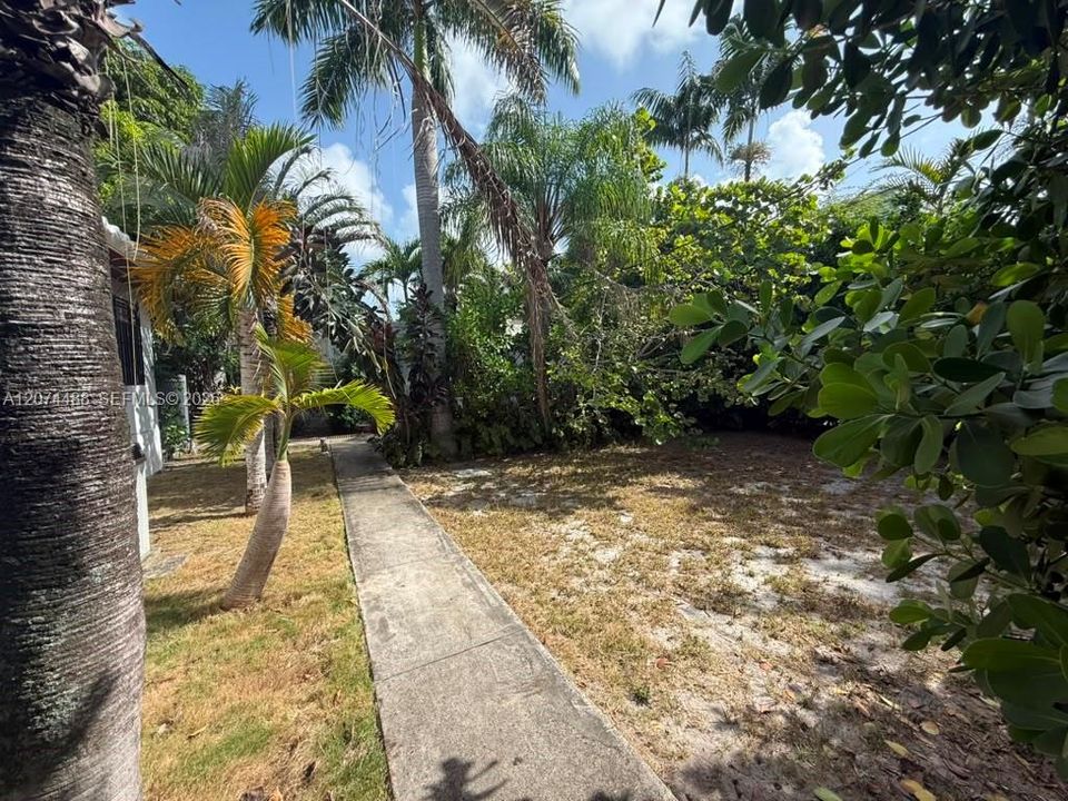 For Rent: $1,400 (1 beds, 1 baths, 2370 Square Feet)