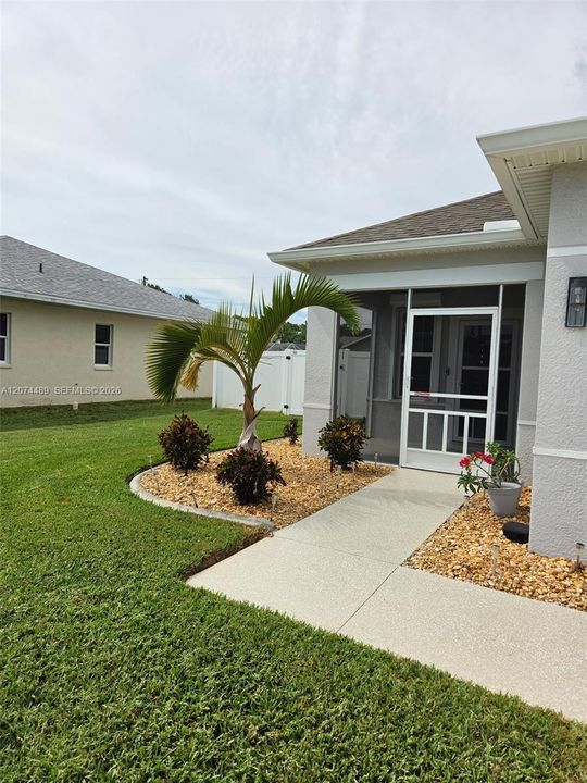 For Sale: $392,500 (3 beds, 2 baths, 1702 Square Feet)