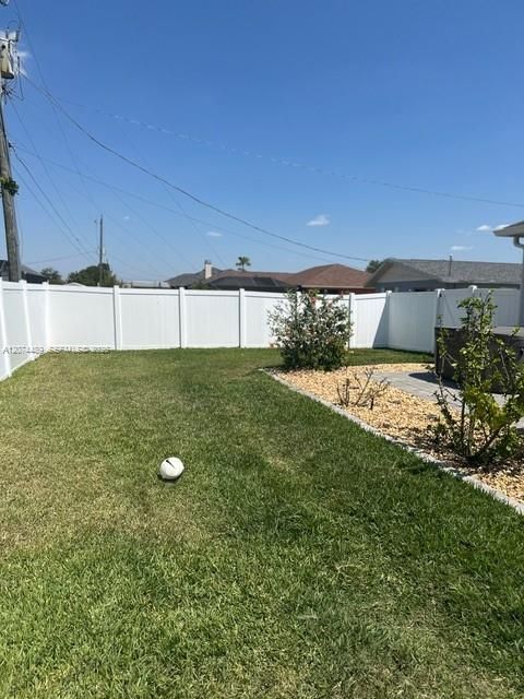 For Sale: $392,500 (3 beds, 2 baths, 1702 Square Feet)