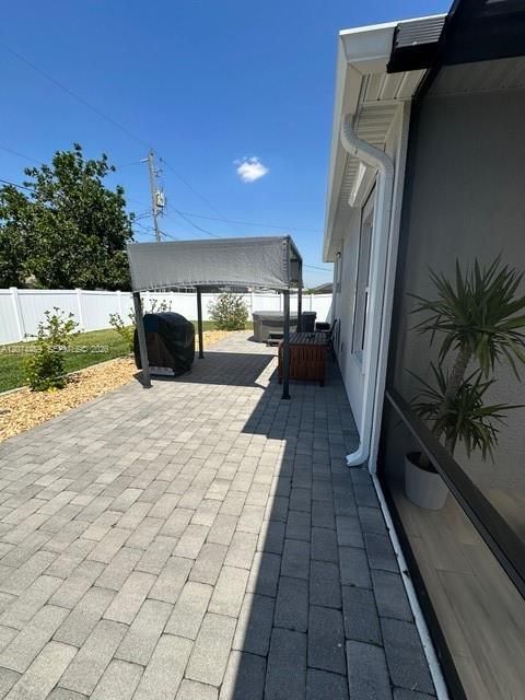 For Sale: $392,500 (3 beds, 2 baths, 1702 Square Feet)