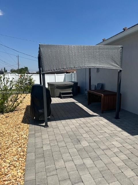 For Sale: $392,500 (3 beds, 2 baths, 1702 Square Feet)