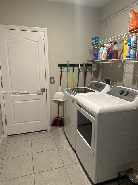 For Sale: $392,500 (3 beds, 2 baths, 1702 Square Feet)