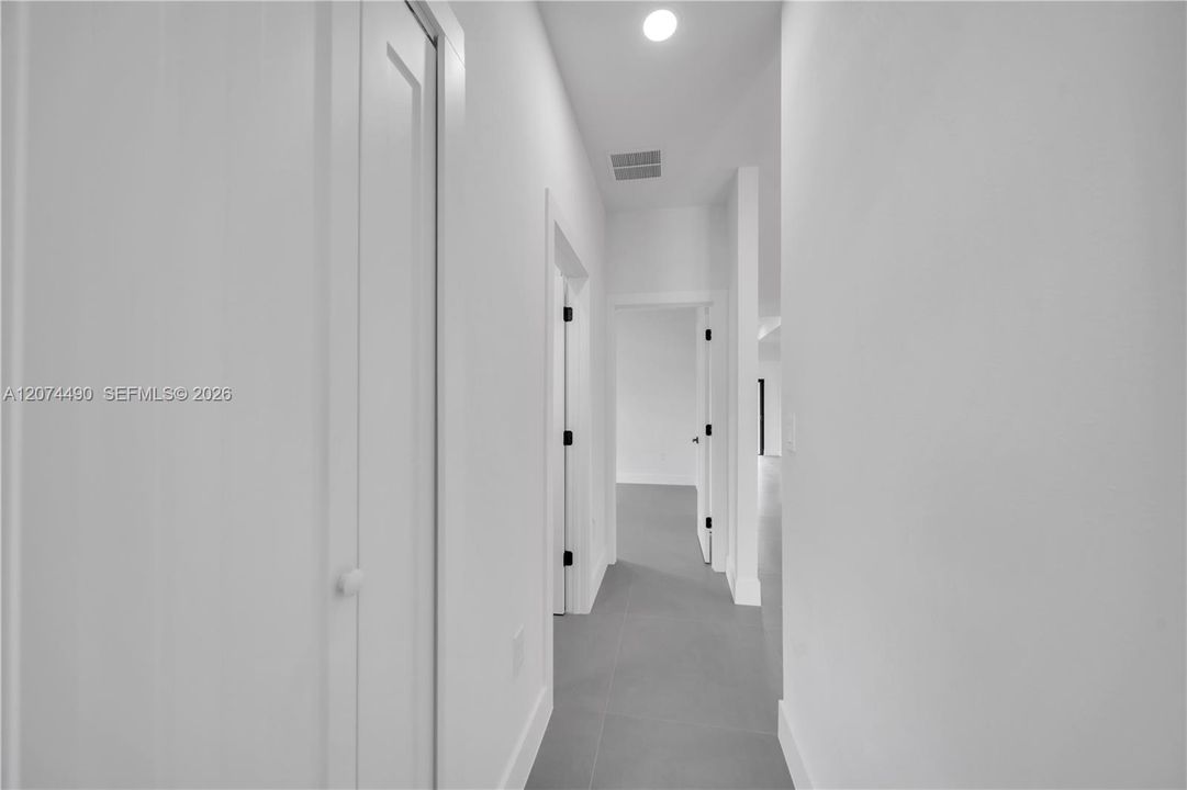 На продажу: $469,900 (4 спален, 3 ванн, 2401 Квадратных фут)