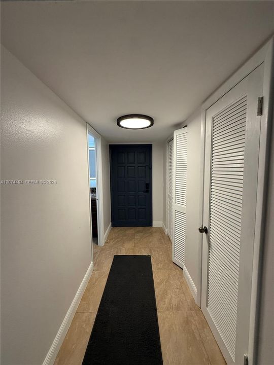 For Sale: $115,000 (1 beds, 1 baths, 870 Square Feet)