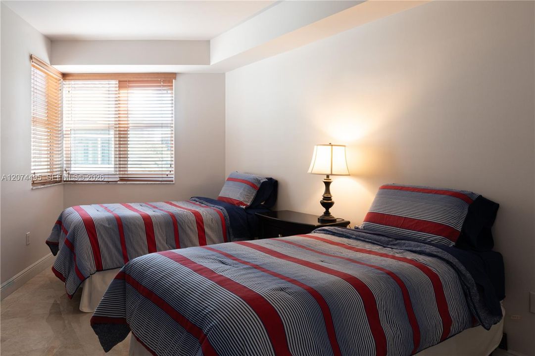 For Sale: $479,000 (2 beds, 2 baths, 1335 Square Feet)
