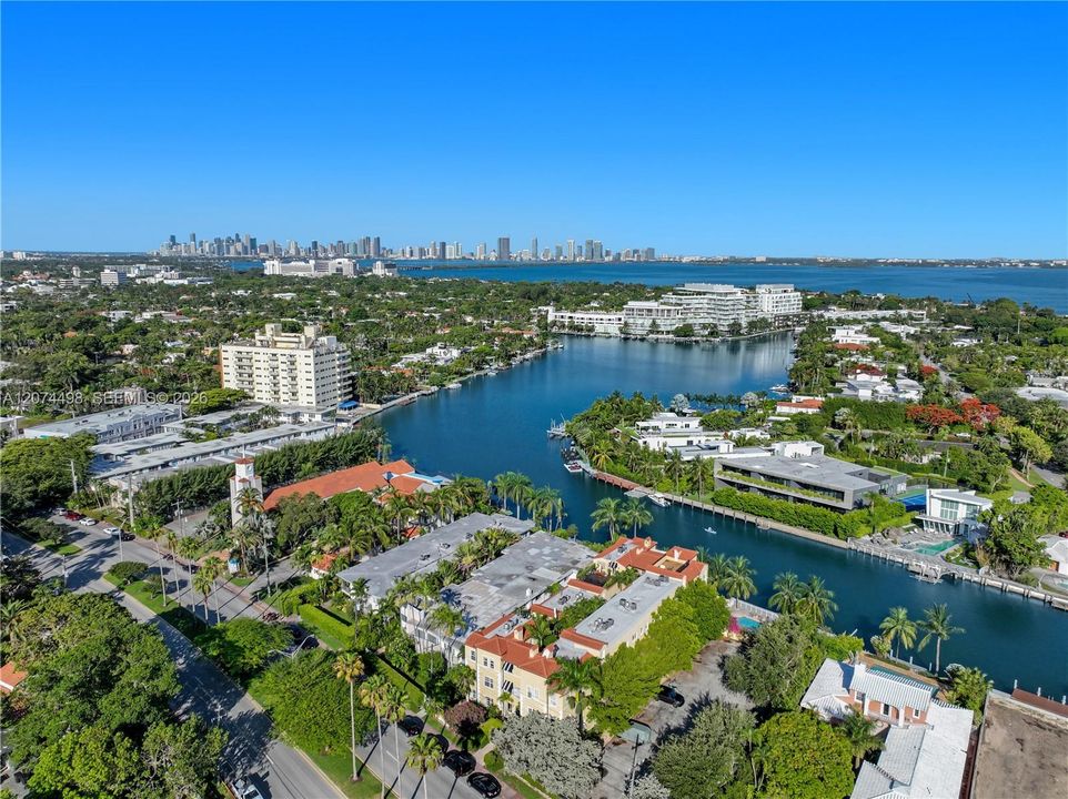 For Rent: $3,200 (1 beds, 1 baths, 603 Square Feet)