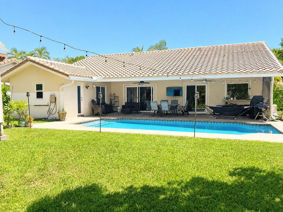 pool / patio