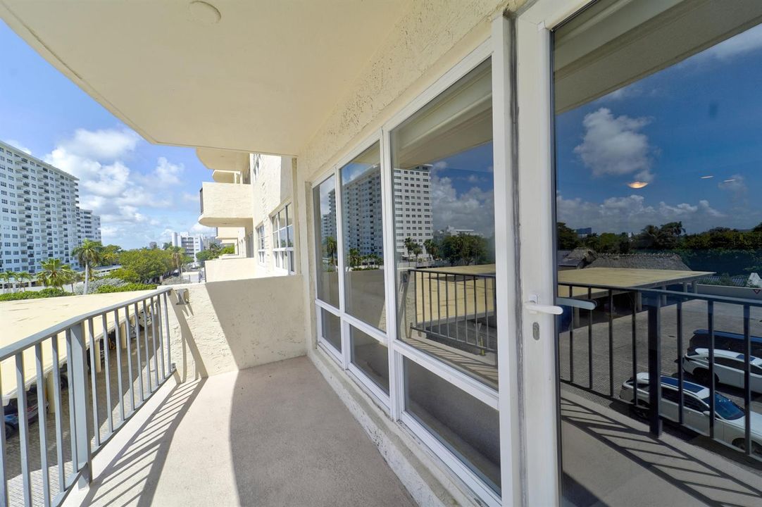 2500 E Las Olas Blvd Apt 403-print-026-0