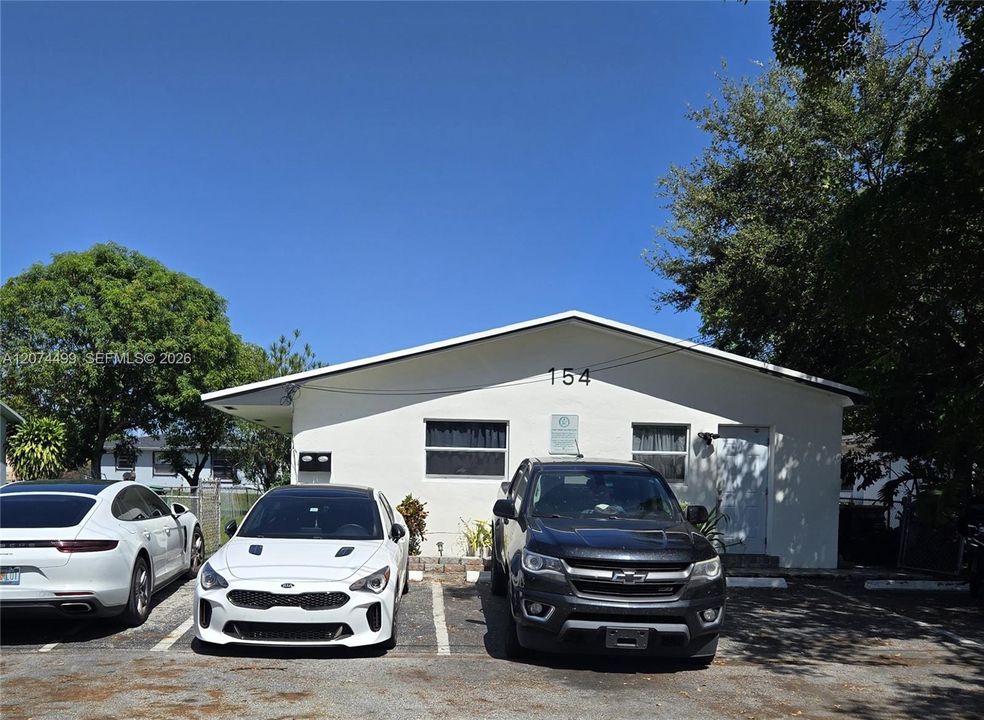 For Rent: $2,600 (2 beds, 2 baths, 938 Square Feet)