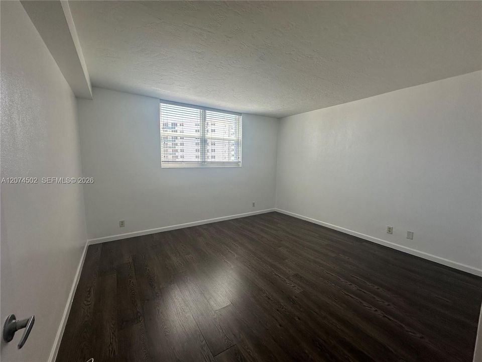 For Sale: $410,000 (2 beds, 2 baths, 1212 Square Feet)