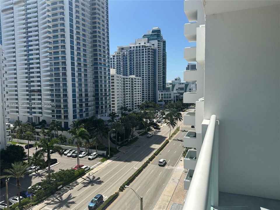 For Sale: $410,000 (2 beds, 2 baths, 1212 Square Feet)