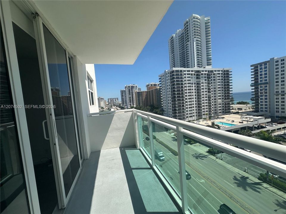 For Sale: $410,000 (2 beds, 2 baths, 1212 Square Feet)