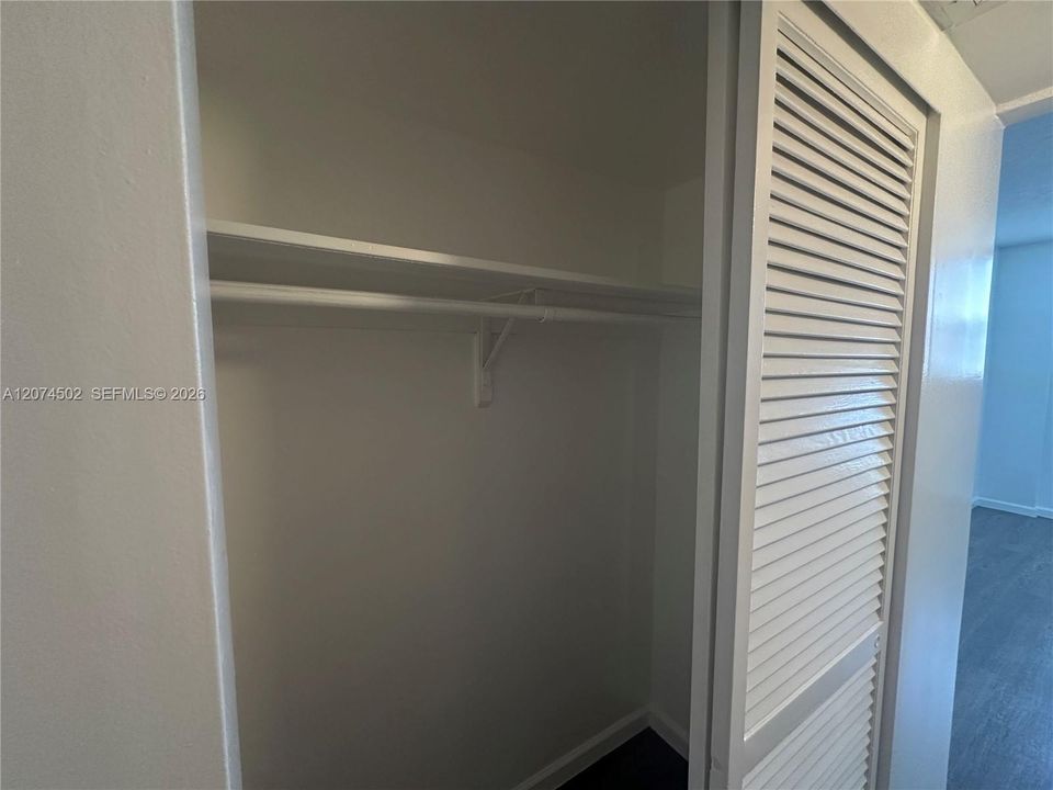 For Sale: $410,000 (2 beds, 2 baths, 1212 Square Feet)
