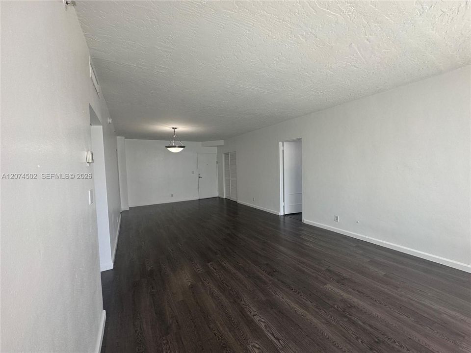 For Sale: $410,000 (2 beds, 2 baths, 1212 Square Feet)