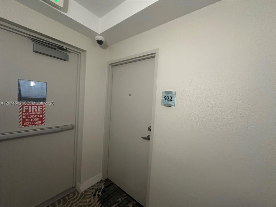 For Sale: $410,000 (2 beds, 2 baths, 1212 Square Feet)