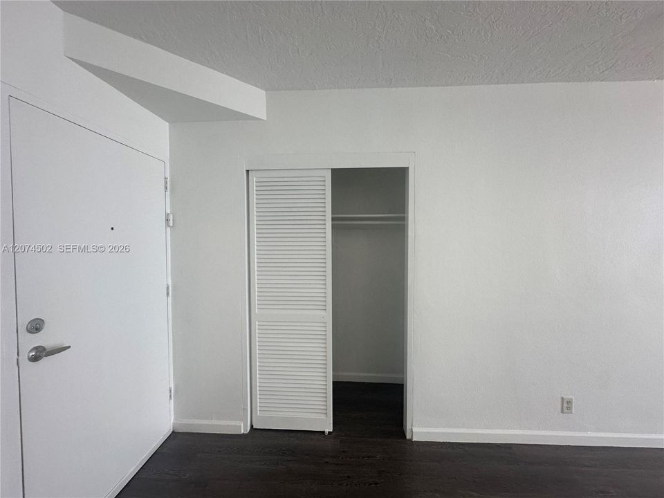 For Sale: $410,000 (2 beds, 2 baths, 1212 Square Feet)