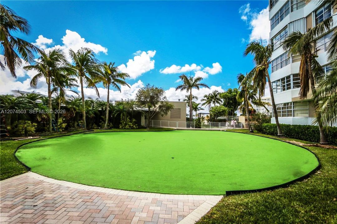 For Rent: $3,400 (1 beds, 1 baths, 870 Square Feet)
