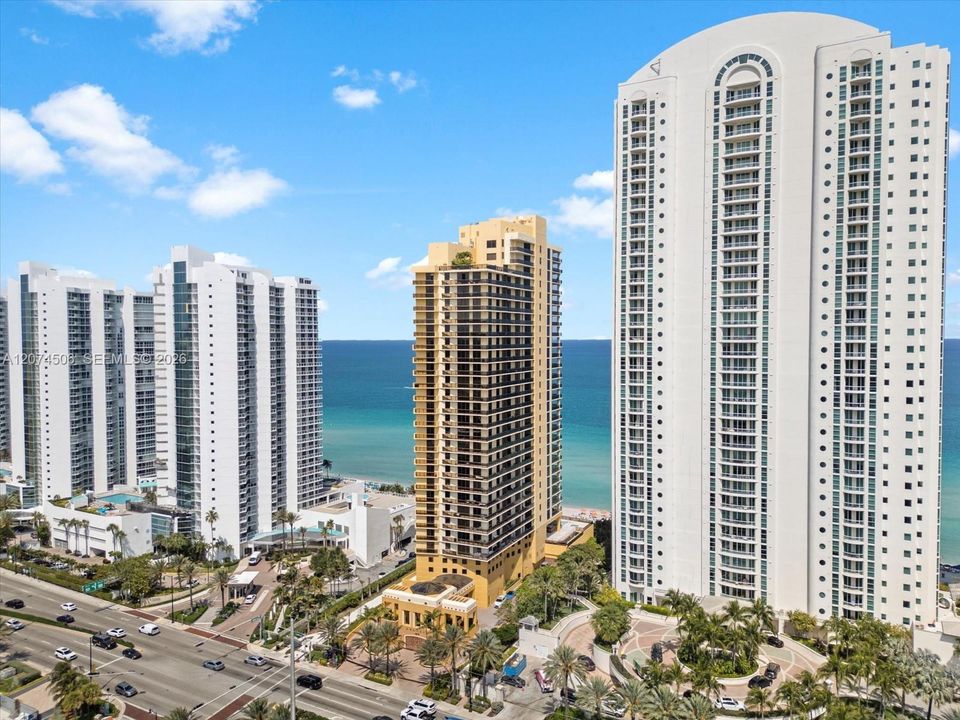 На продажу: $1,190,000 (2 спален, 2 ванн, 1342 Квадратных фут)