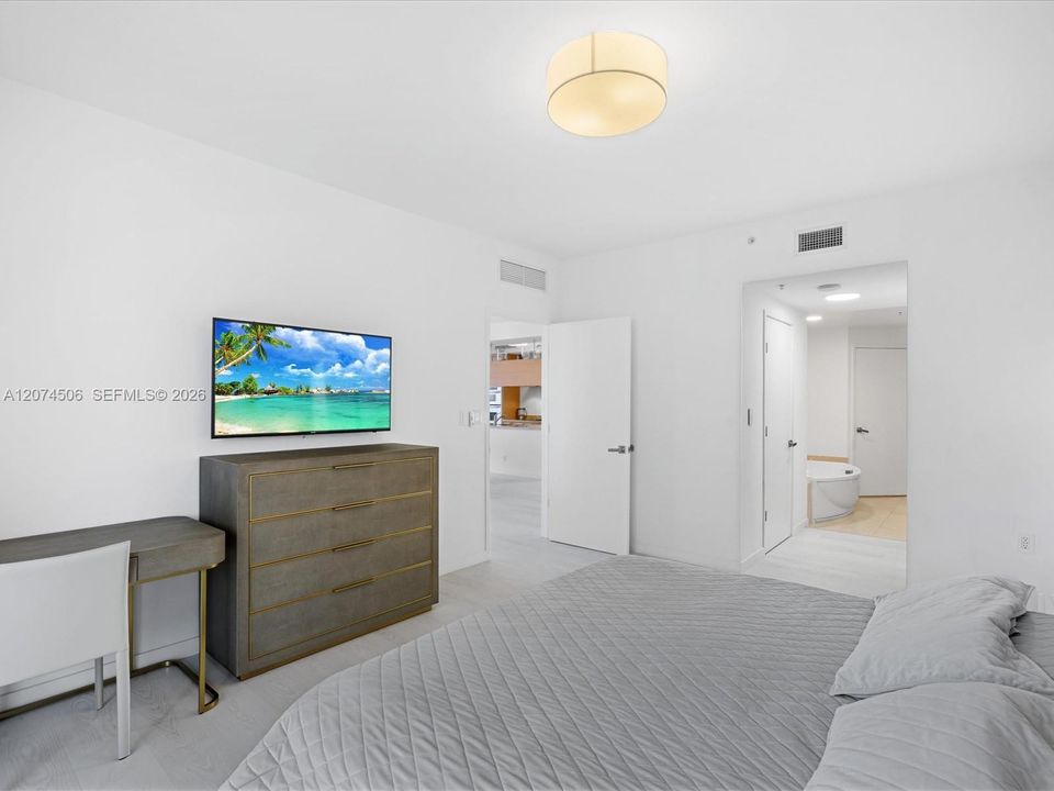 For Sale: $1,190,000 (2 beds, 2 baths, 1342 Square Feet)