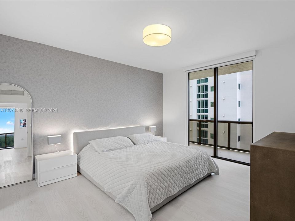 For Sale: $1,190,000 (2 beds, 2 baths, 1342 Square Feet)