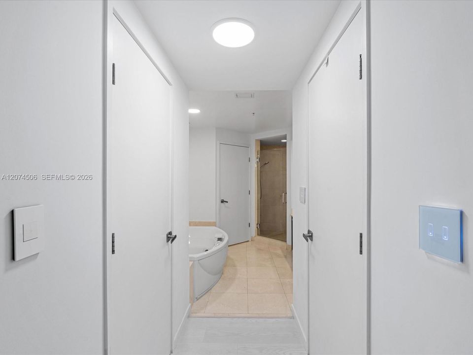 For Sale: $1,190,000 (2 beds, 2 baths, 1342 Square Feet)