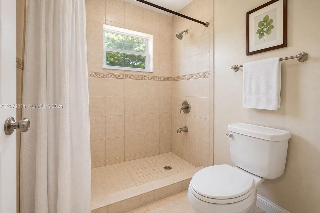 For Sale: $470,000 (3 beds, 1 baths, 1350 Square Feet)