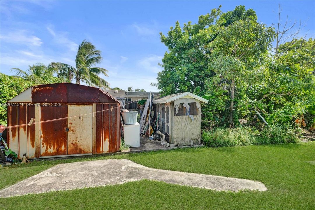 For Sale: $470,000 (3 beds, 1 baths, 1350 Square Feet)