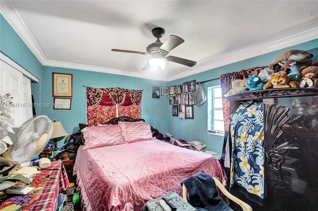 For Sale: $470,000 (3 beds, 1 baths, 1350 Square Feet)