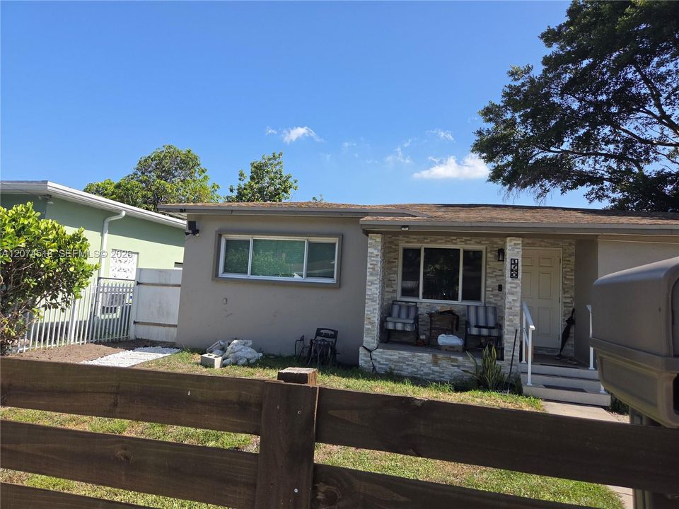 For Rent: $1,400 (0 beds, 1 baths, 0 Square Feet)