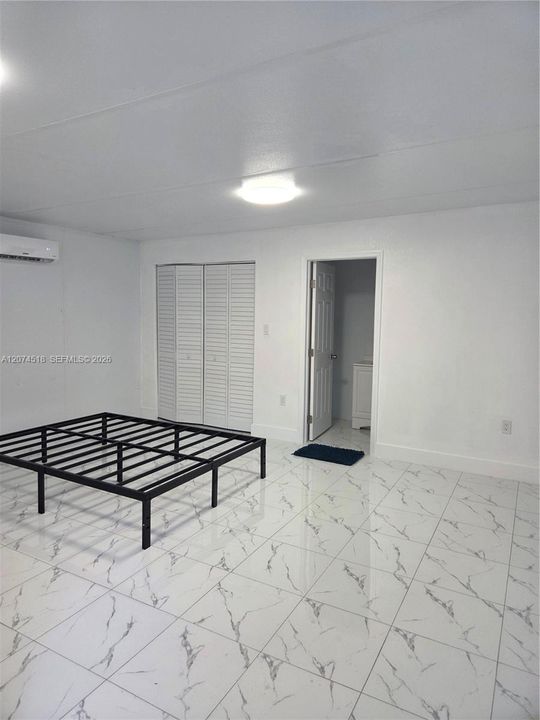For Rent: $1,400 (0 beds, 1 baths, 0 Square Feet)