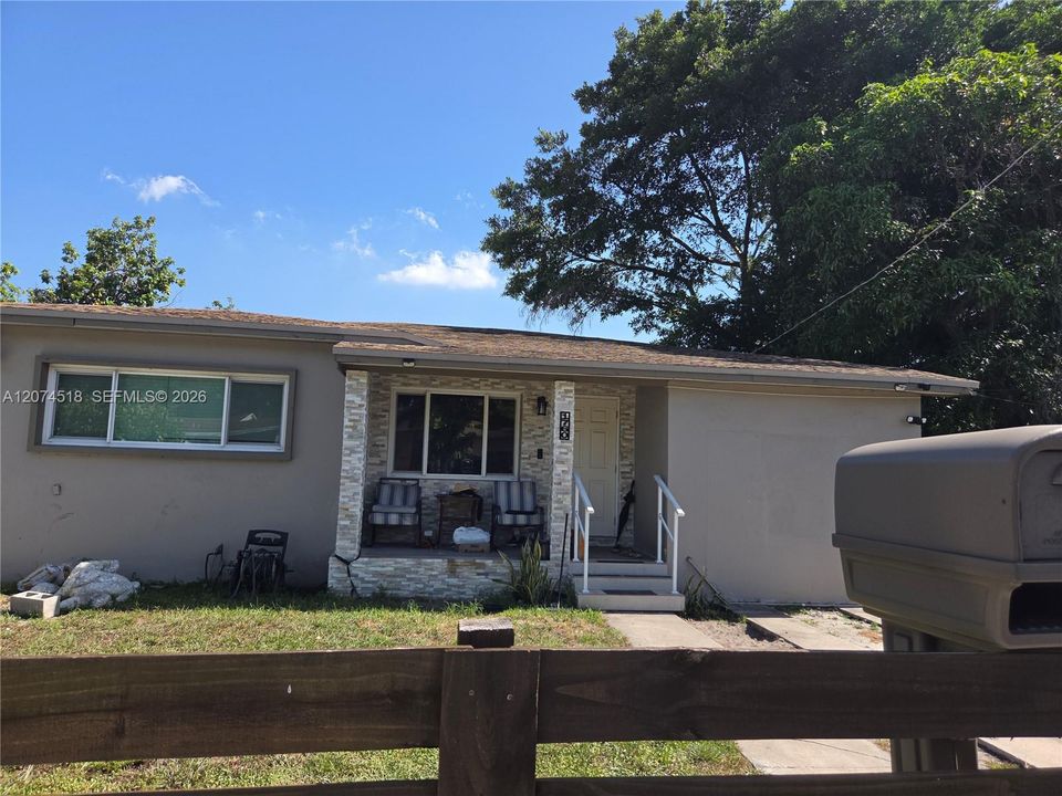 For Rent: $1,400 (0 beds, 1 baths, 0 Square Feet)