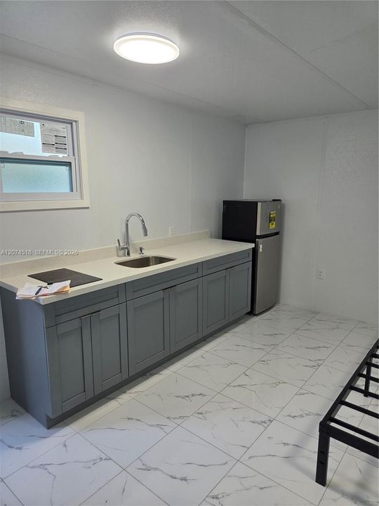 For Rent: $1,400 (0 beds, 1 baths, 0 Square Feet)