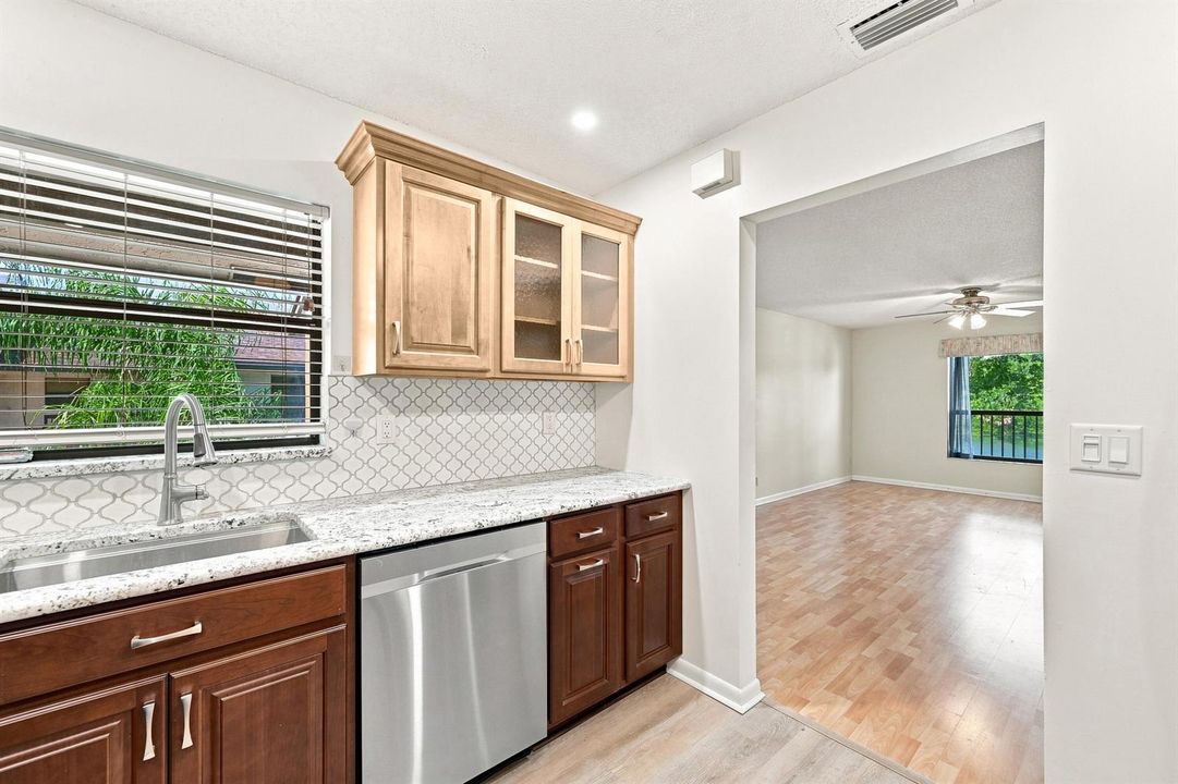 11_kitchen dining