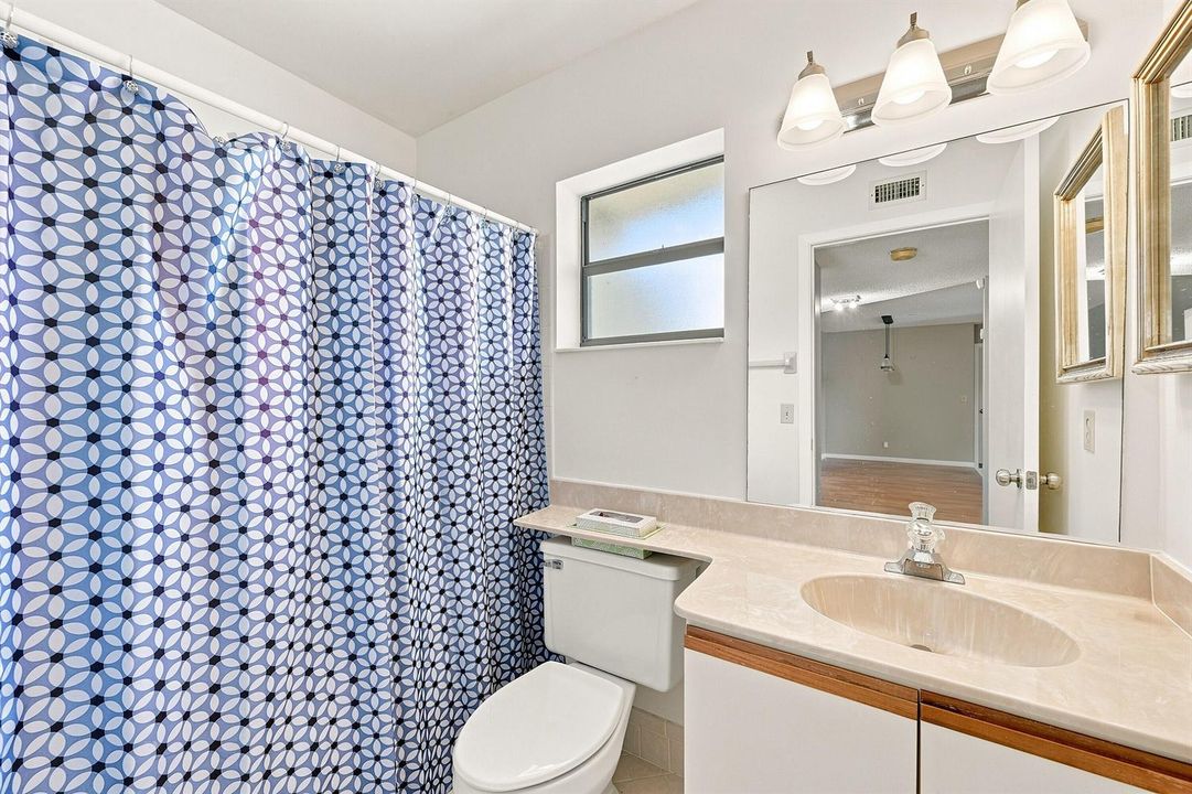 18_bathroom