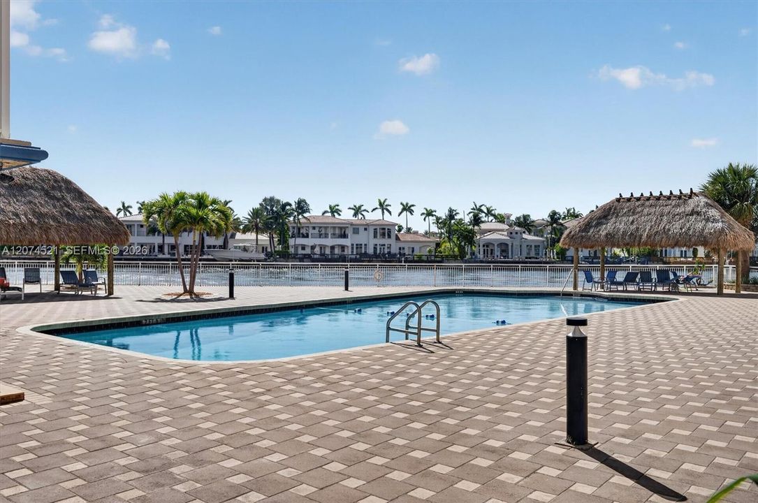 For Rent: $4,500 (2 beds, 2 baths, 1221 Square Feet)