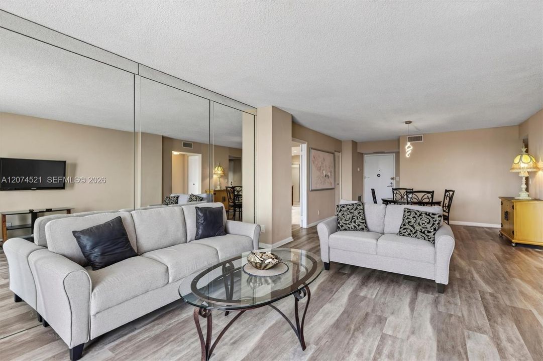 For Rent: $4,500 (2 beds, 2 baths, 1221 Square Feet)