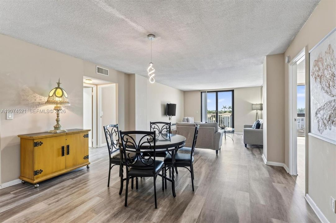 For Rent: $4,500 (2 beds, 2 baths, 1221 Square Feet)