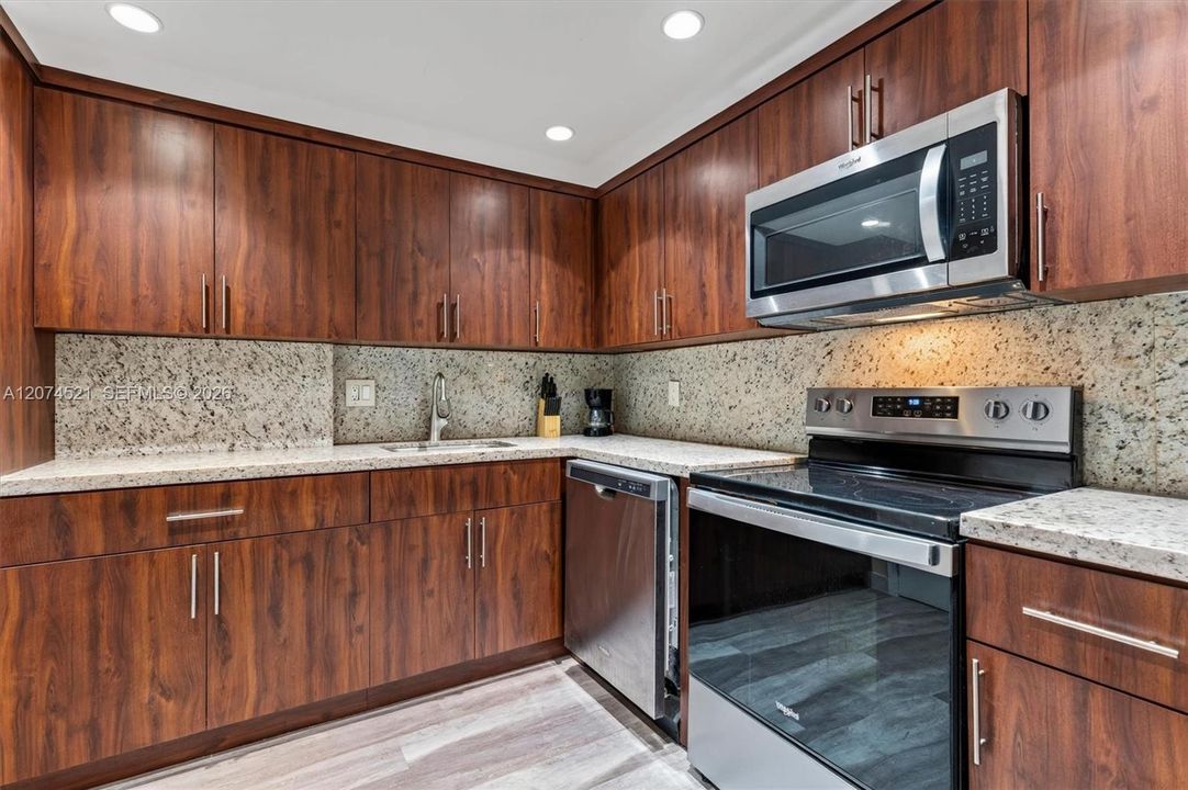 For Rent: $4,500 (2 beds, 2 baths, 1221 Square Feet)