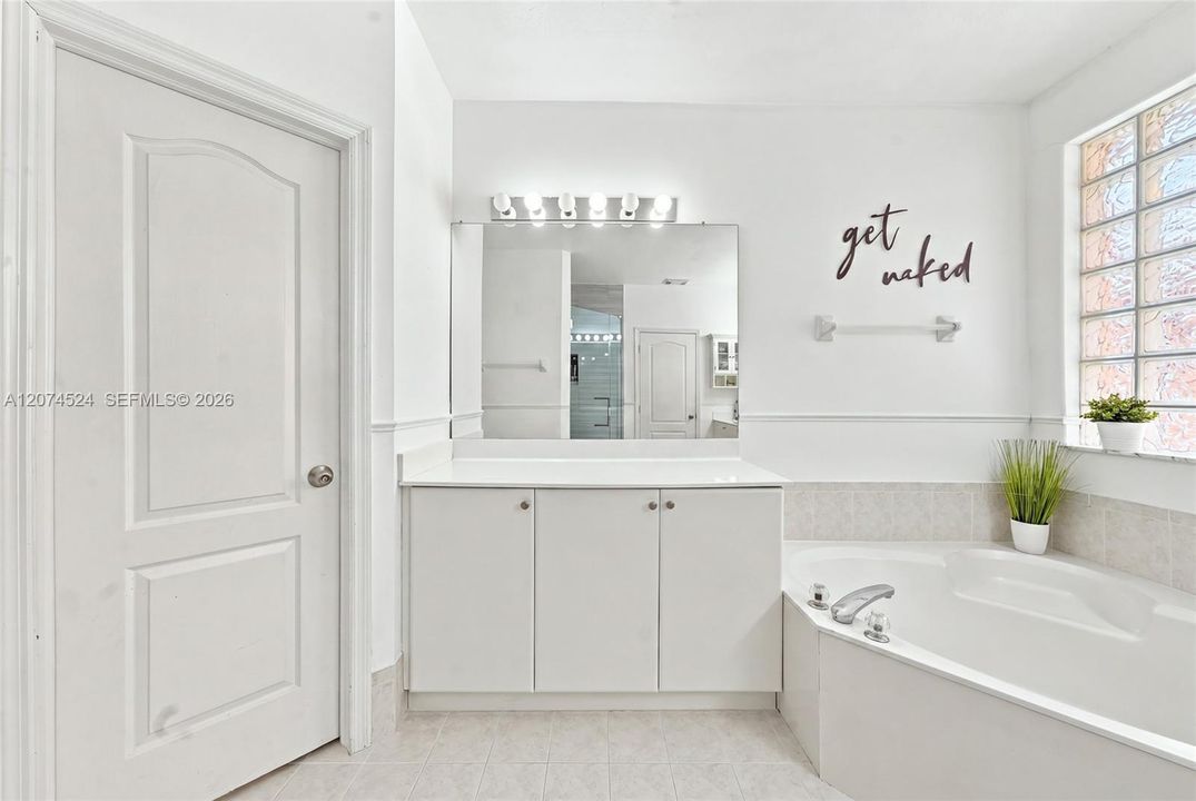 For Sale: $739,900 (4 beds, 2 baths, 2287 Square Feet)